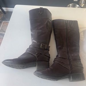 Brown boots